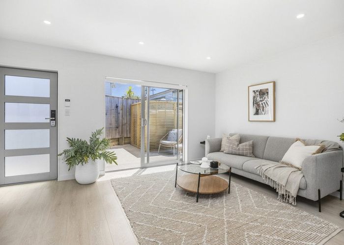  at 40B Chippendale Crescent, Birkdale, North Shore City, Auckland