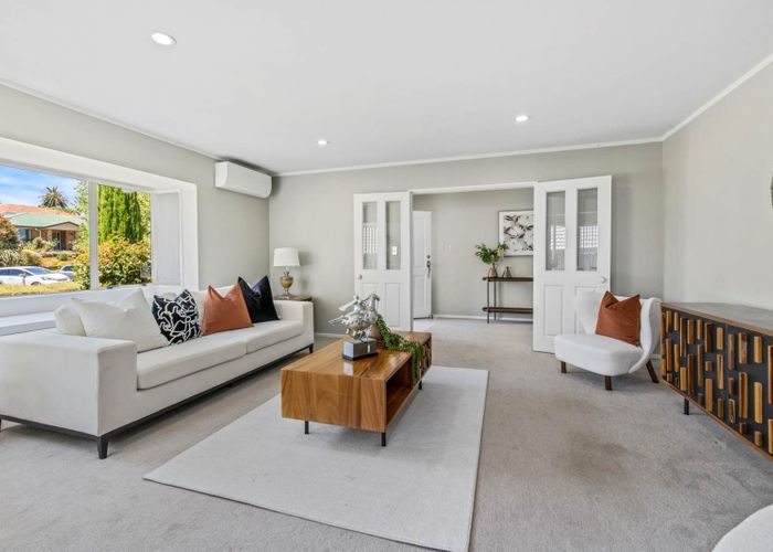  at 7 Bampton Rise, Northpark, Auckland