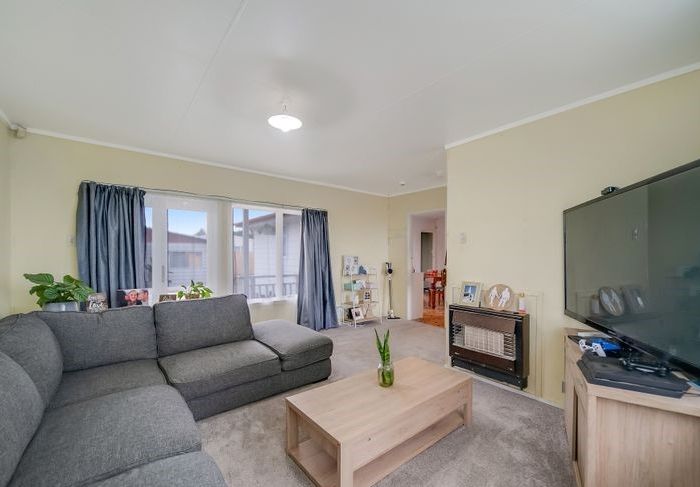  at 73 Calthorp Close, Favona, Auckland