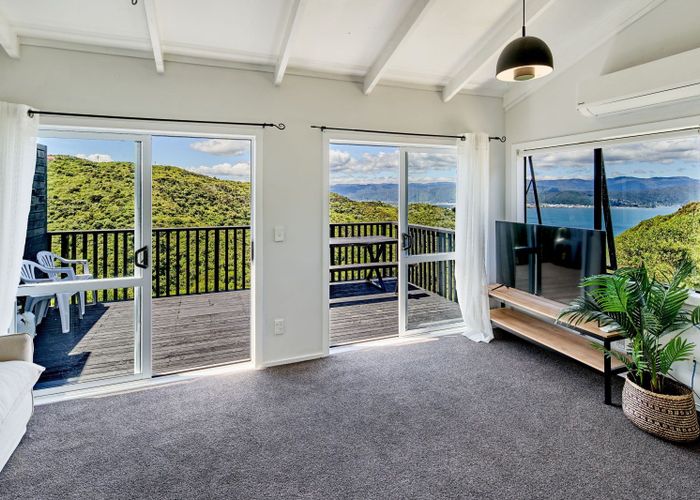  at 16B Fernhaven Grove, Newlands, Wellington