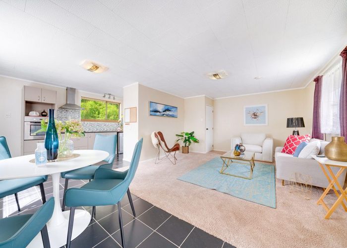  at 2/12 Greenhaven Avenue, Papakura, Auckland