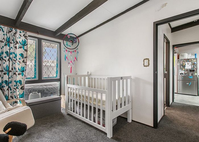  at 2/9 Poinsettia Place, Henderson, Auckland
