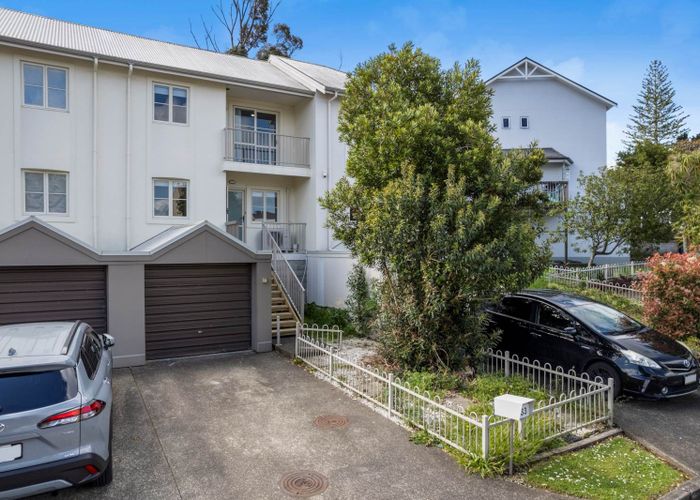  at 33 Winery Way, Henderson, Waitakere City, Auckland