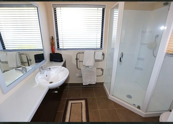  at 5 Siedeberg Drive, Flat Bush, Manukau City, Auckland