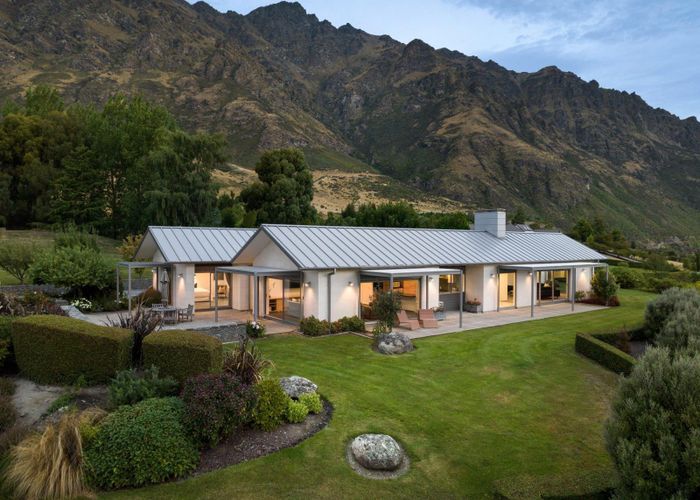  at 3 Bayonet Peak Place, Drift Bay, Queenstown