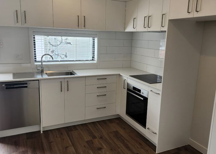  at 12 Whakahui Lane, Mangere Bridge, Manukau City, Auckland