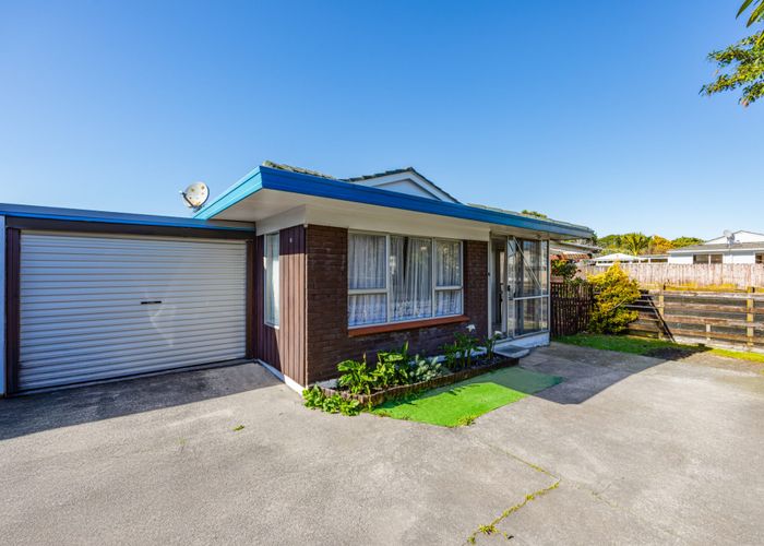  at 2/17 Waimahia Avenue, Weymouth, Manukau City, Auckland