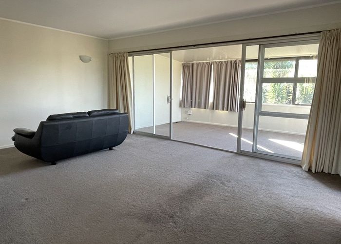  at 17 Flatley Avenue, Farm Cove, Manukau City, Auckland