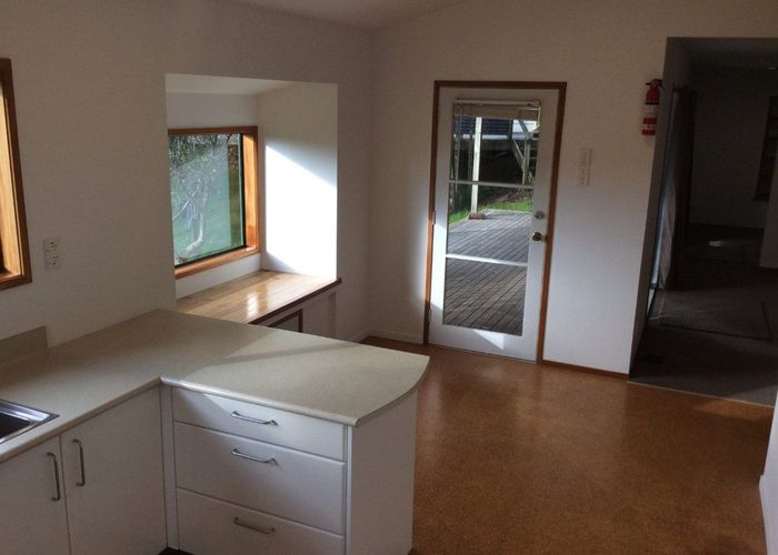  at 121A Forest Hill Road, Henderson, Waitakere City, Auckland
