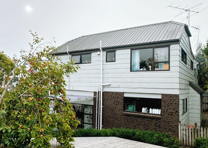  at 2/16 Manutara Avenue, Forrest Hill, North Shore City, Auckland