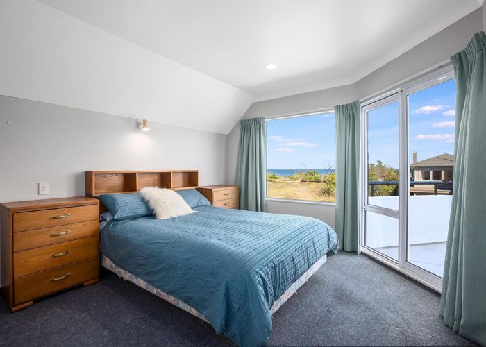  at 17A Groves Road, Raumati Beach, Paraparaumu