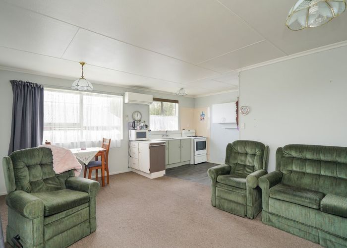  at 2/168 Balmoral Drive, Appleby, Invercargill