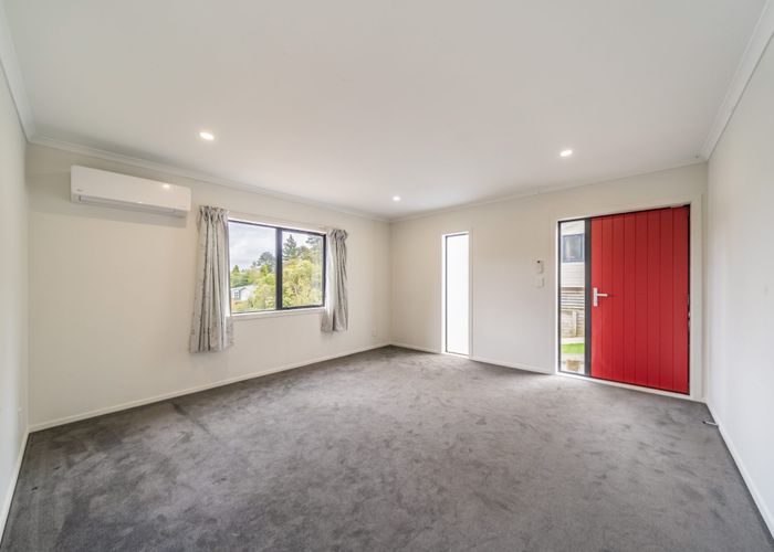  at 9 Lowry Heights, Stokes Valley, Lower Hutt, Wellington