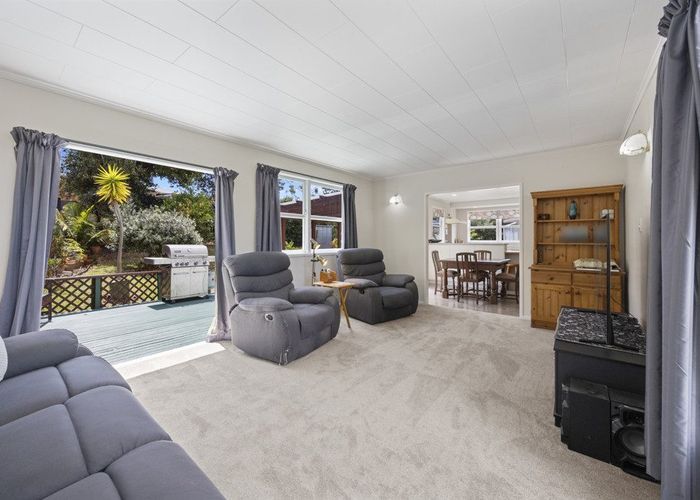  at 38 Chatsworth Crescent, Pakuranga Heights, Manukau City, Auckland