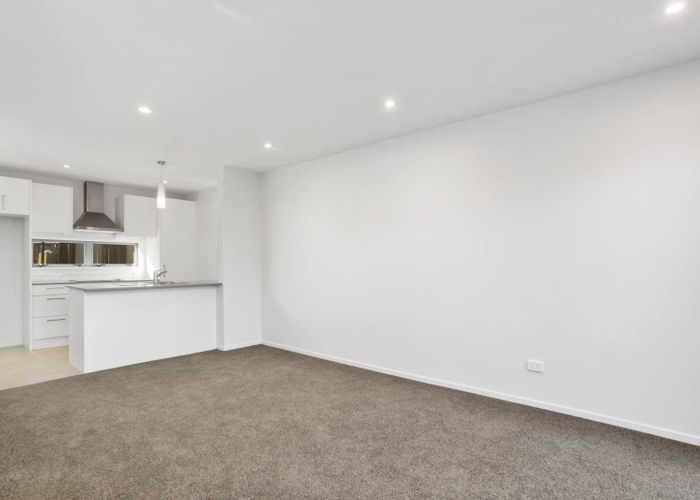  at 2/21 Moor Avenue, Te Atatu Peninsula, Waitakere City, Auckland