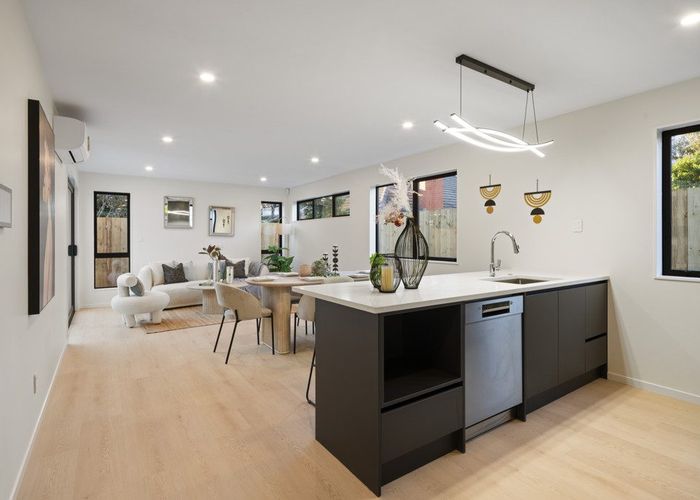  at 1-4/8 Deuxberry Avenue, Northcote, North Shore City, Auckland