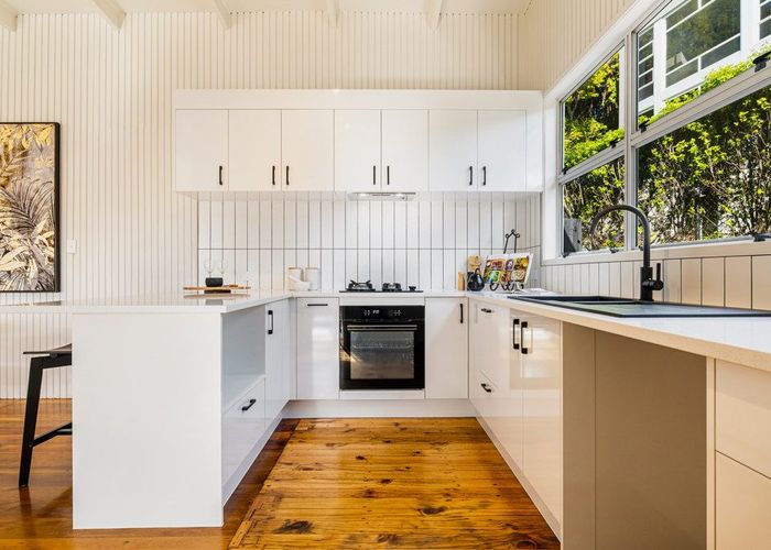  at 2/1c Bank Street, Hillcrest, North Shore City, Auckland