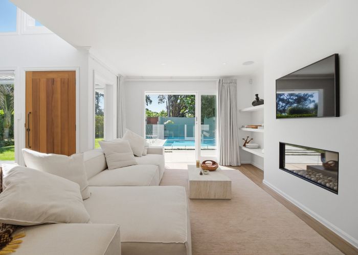  at 32 Raymond Street, Point Chevalier, Auckland City, Auckland