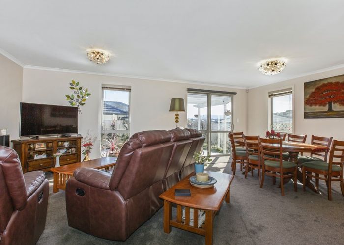  at 7 Banks Boulevard, Whitby, Porirua