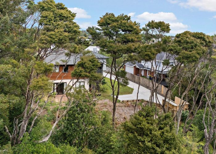  at 21A Chedworth Drive, Glenfield, North Shore City, Auckland