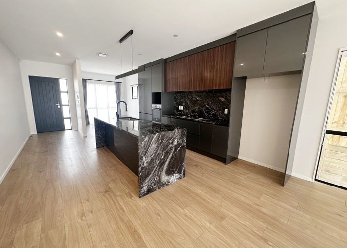  at 6 Frontier Lane, Flat Bush, Manukau City, Auckland