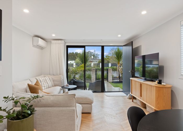 For sale 10 Patariki Way, Beach Haven, North Shore City, Auckland