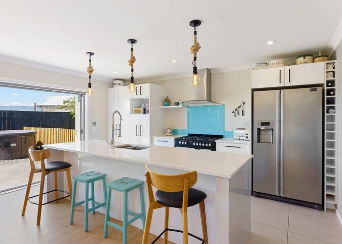  at 35 Simpson Crescent, Raumati Beach, Paraparaumu