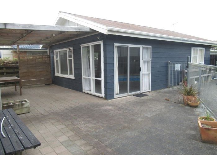  at 5 Adrian Grove, Waikanae Beach, Kapiti Coast, Wellington