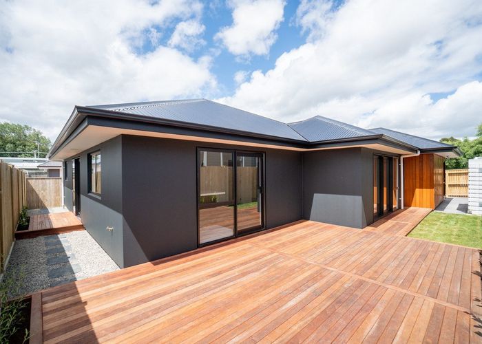  at 8 Roberts Line, Kelvin Grove, Palmerston North, Manawatu / Whanganui