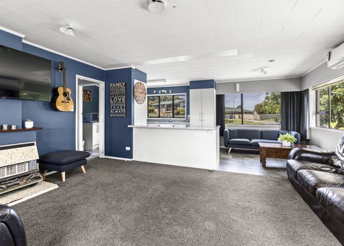  at 5 Bronte Place, Whalers Gate, New Plymouth
