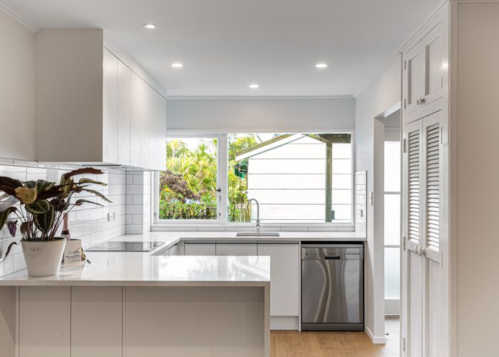  at 2/6 Griffen Park Road, Mount Roskill, Auckland City, Auckland
