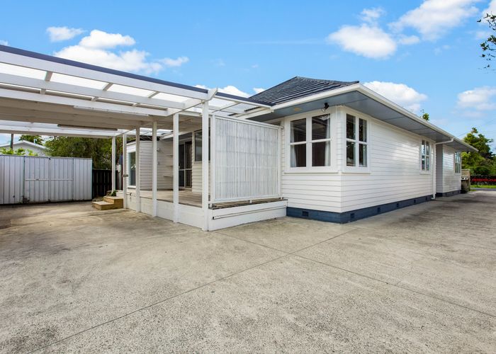  at 22 Knox Road, Swanson, Auckland