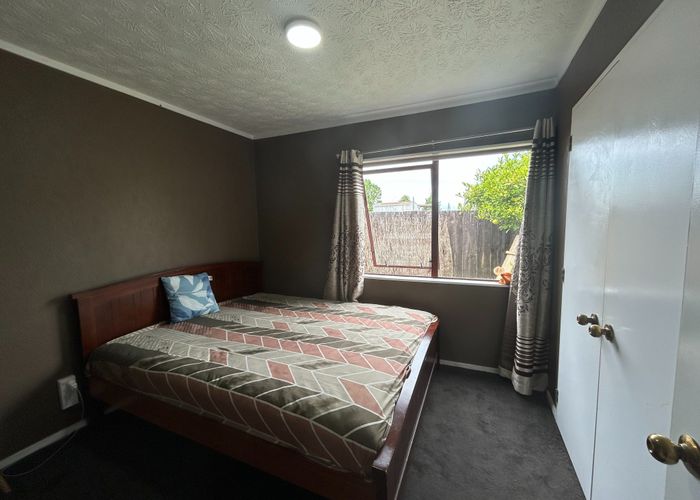  at 4/6 Taka Street, Takanini, Papakura, Auckland