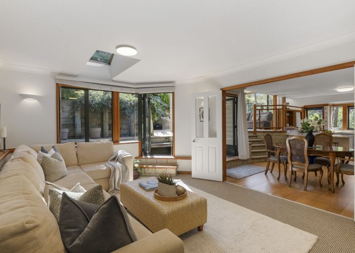  at 2/86 Braemar Road, Castor Bay, Auckland
