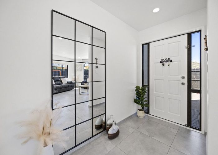  at 16 Norm Pellow Drive, Manurewa, Manukau City, Auckland