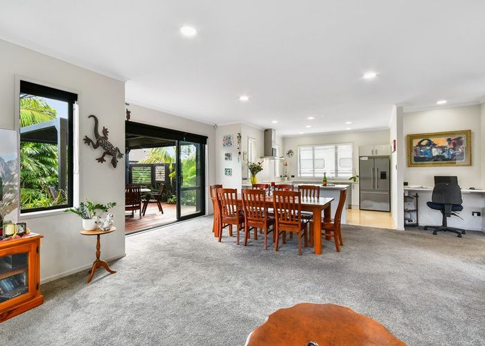  at 27 Searle Drive, Patumahoe, Franklin, Auckland
