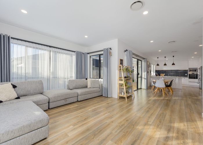  at 33 Johns Creek Crescent, Silverdale, Rodney, Auckland