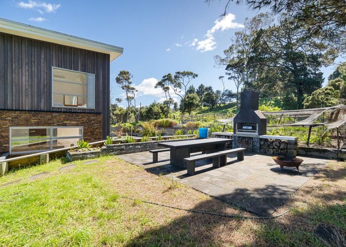  at Paremoremo, North Shore City, Auckland