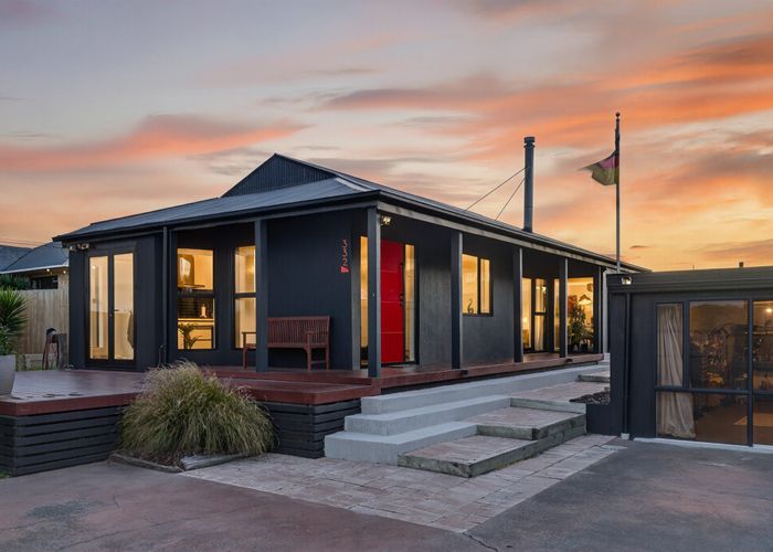  at 332 Marine Parade, New Brighton, Christchurch City, Canterbury