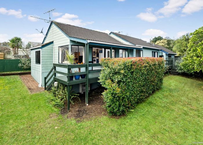  at 13 Sunward Rise, Glenfield, Auckland