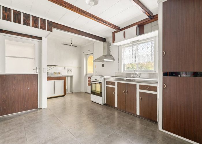  at 221 Great South Road, Manurewa, Manukau City, Auckland