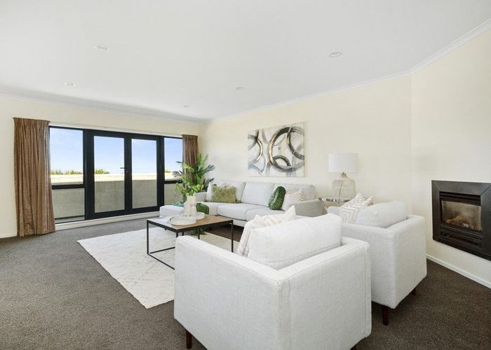 at 39 Arahiwi Grove, Tirohanga, Lower Hutt