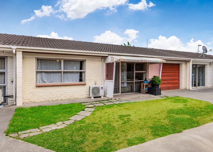  at 2/8 Allenby Road, Papatoetoe, Manukau City, Auckland