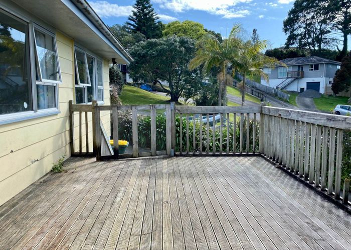  at 4 Kama Place, Sunnynook, North Shore City, Auckland