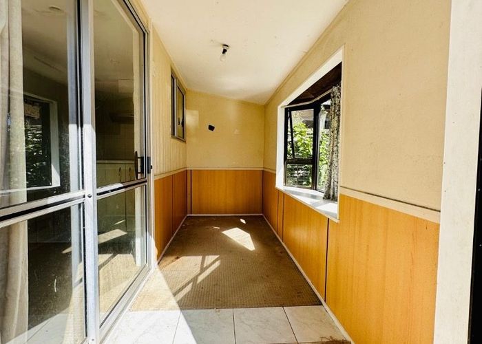  at 129 Russell Road, Manurewa, Auckland