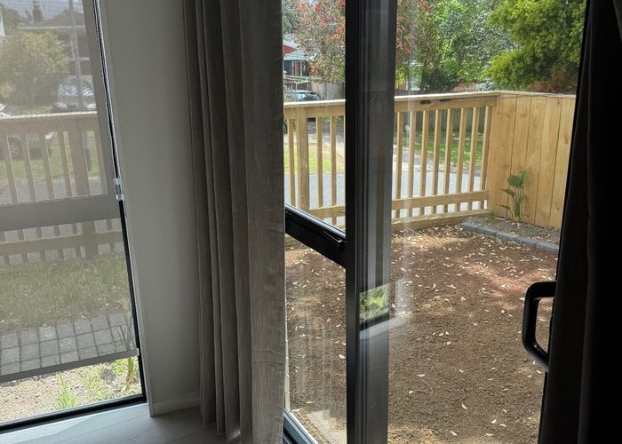  at 4 Chatsworth Crescent, Pakuranga Heights, Manukau City, Auckland