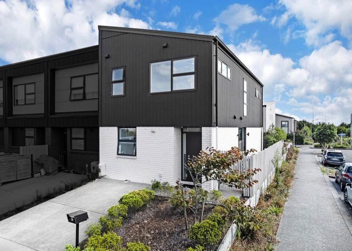  at 16 Paterae Lane, Flat Bush, Manukau City, Auckland