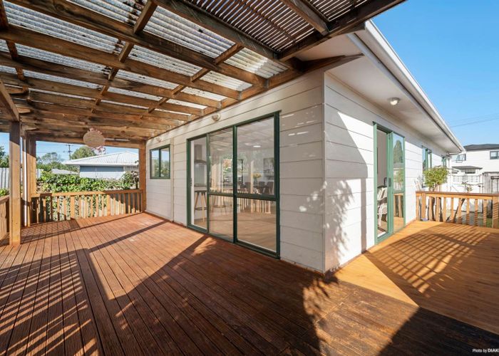  at 3A Mawney Road, Henderson, Waitakere City, Auckland