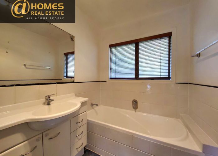  at 4 Lynngate Place, Hillcrest, North Shore City, Auckland