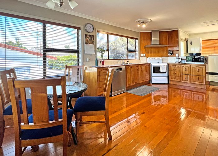  at 2 Lincoln Road, Manurewa East, Auckland